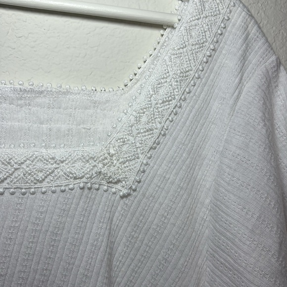 Old Navy White Flutter Sleeve Ribbed Blouse size medium - Picture 4 of 6